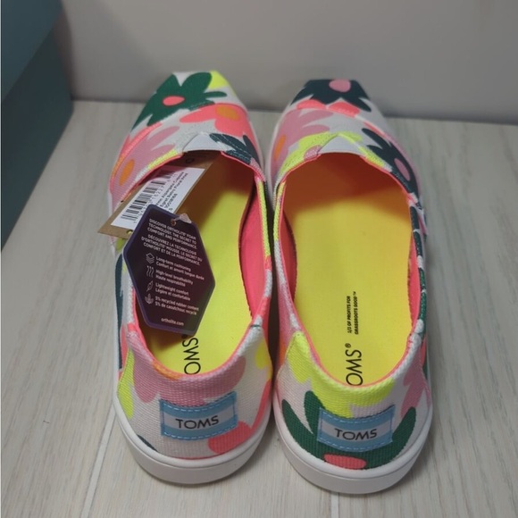 Toms Retro Flower slip ons - Picture 5 of 7